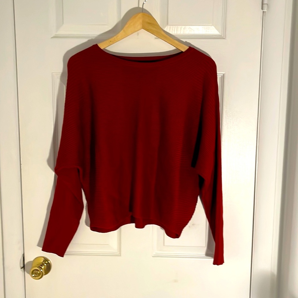 Wide neck, cropped sweater